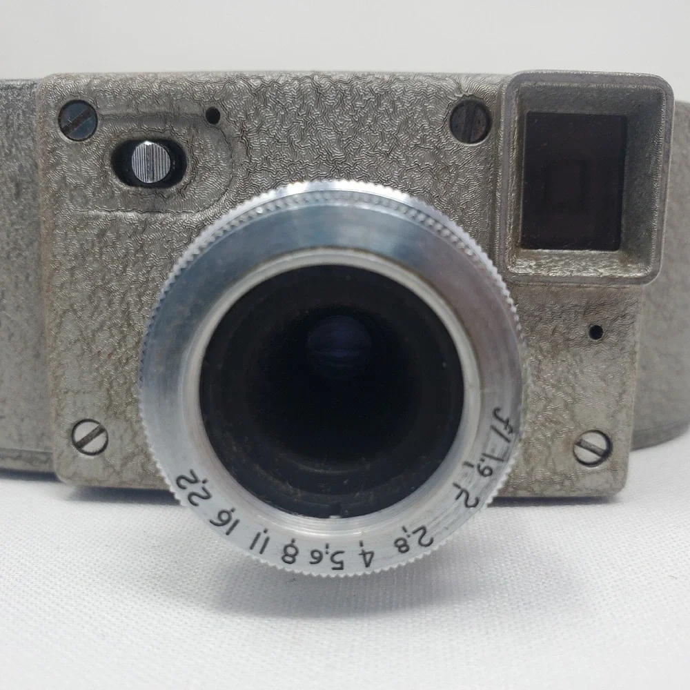 Vintage‎ Bell & Howell 134 Movie Camera 8MM Manual Case f1.9 Super Comat lens